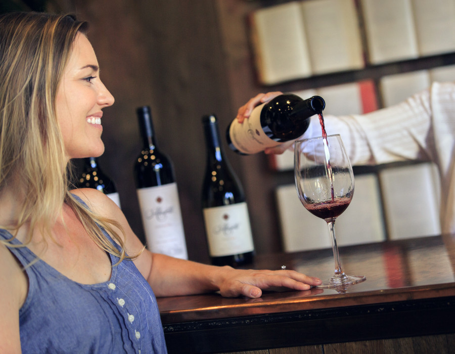 Paso Robles Tasting Room Red Wine Pour